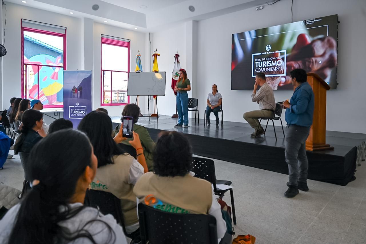 Gobierno del Cambio reafirma su compromiso con desarrollo del Turismo Comunitario en Choachí